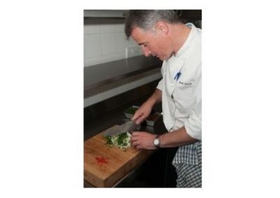 Michelinster-chef bereid menu met insecten